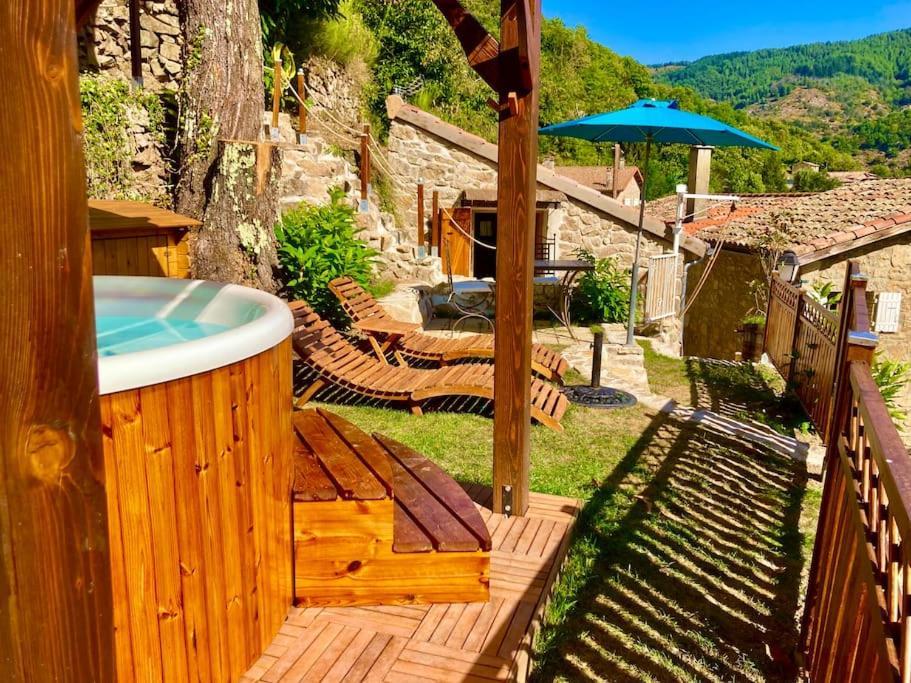 L'Insolite Tamia Asperjoc Exterior photo